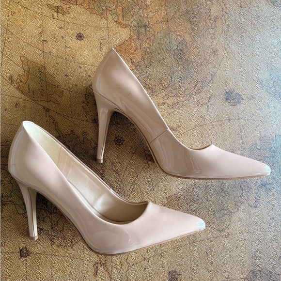 Nine West Glossy Nude Heels - Picture 2 of 13